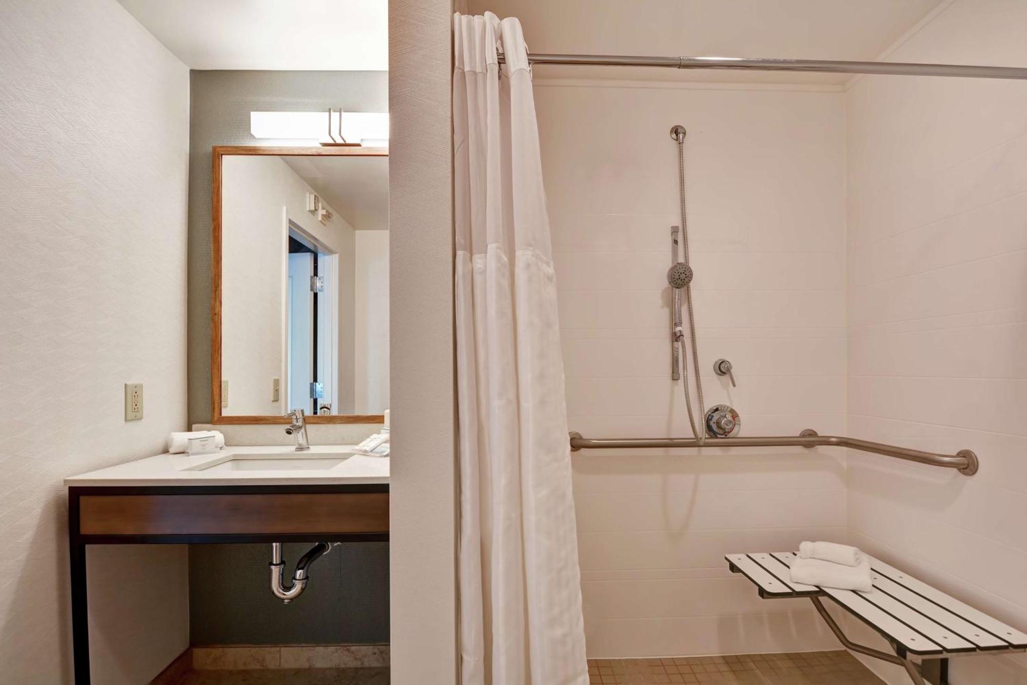 Hilton Garden Mobile East Bay / Hotel 3*